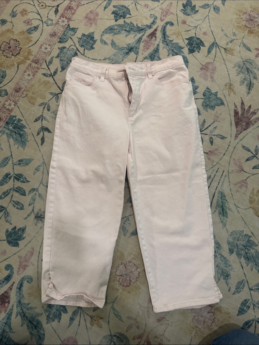 Gloria Vanderbilt Pale Pink Cropped Capris